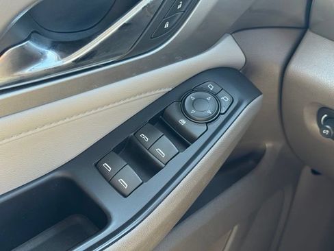 Used 2019 Chevrolet Traverse LT w/ LT Premium Package AWD/4WD image 36