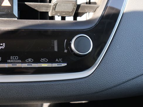 Used 2024 Toyota Corolla LE image 24