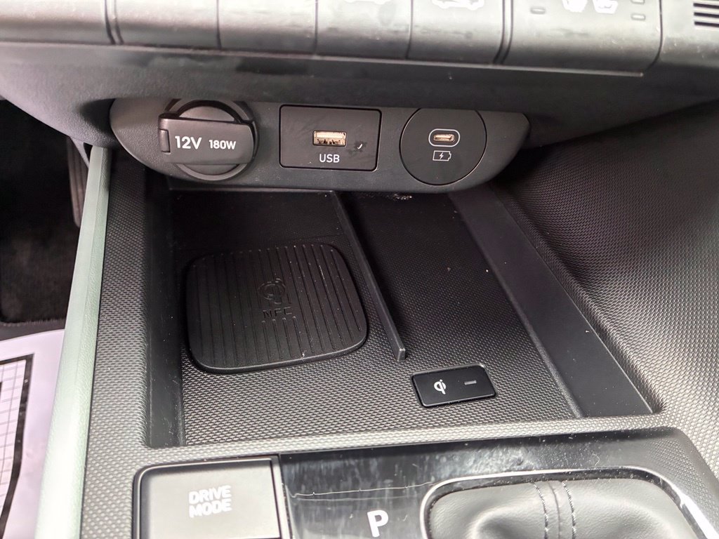 Certified 2025 Hyundai Elantra Limited FWD image 36