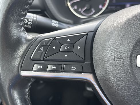 Used 2022 Nissan Sentra SV FWD image 16