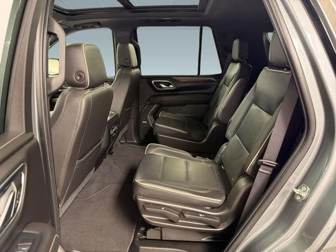 Used 2021 Chevrolet Tahoe Premier w/ Premium Package AWD/4WD image 14