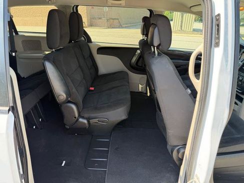 Used 2017 Dodge Grand Caravan SE w/ Power Window Group FWD image 18