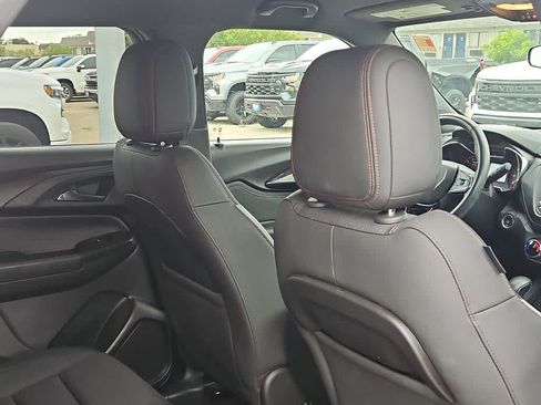 Used 2023 Chevrolet TrailBlazer RS AWD/4WD image 17