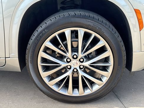 Used 2025 Buick Enclave Avenir w/ Super Cruise Package FWD image 10