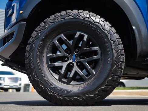Used 2017 Ford F150 Raptor w/ Equipment Group 802A Luxury AWD/4WD image 24