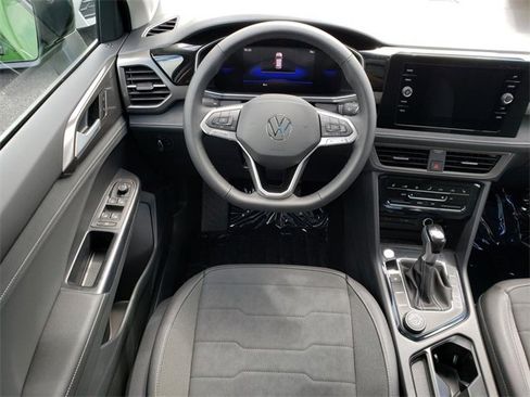 New 2025 Volkswagen Taos SE image 10