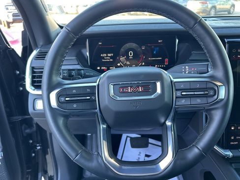 Used 2025 GMC Acadia Elevation image 23