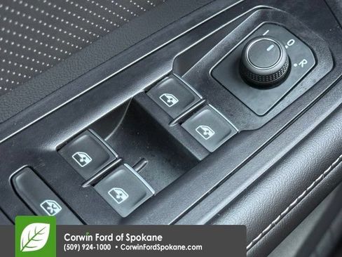 Used 2025 Volkswagen Atlas Cross Sport SE AWD/4WD image 20