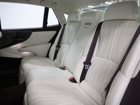 Used 2019 Lexus LS 500 AWD image 40