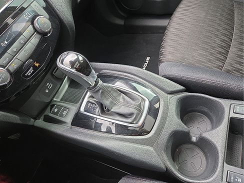 Used 2019 Nissan Rogue SV w/ Sun & Sound Touring Package image 25