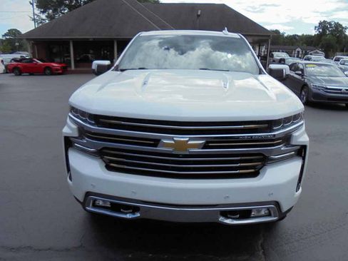Used 2019 Chevrolet Silverado 1500 High Country AWD/4WD image 3