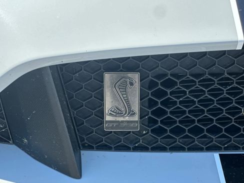 Used 2016 Ford Mustang Shelby GT350 w/ Technology Package image 10