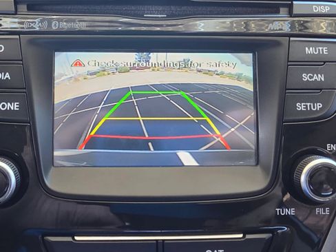 Used 2016 Hyundai Elantra SE w/ Option Group 02 FWD image 21
