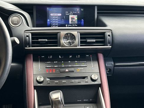 Used 2017 Lexus IS 200t image 15