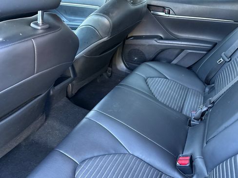Used 2020 Toyota Camry SE w/ Blackout Package FWD image 14