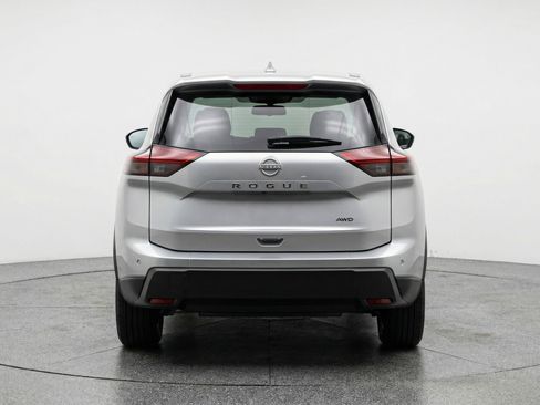 Used 2025 Nissan Rogue SV image 7