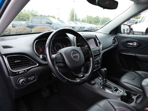 Used 2021 Jeep Cherokee Latitude Plus AWD/4WD image 24