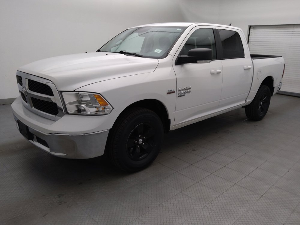 Used 2019 RAM 1500 Classic SLT w/ Luxury Group AWD/4WD image 2