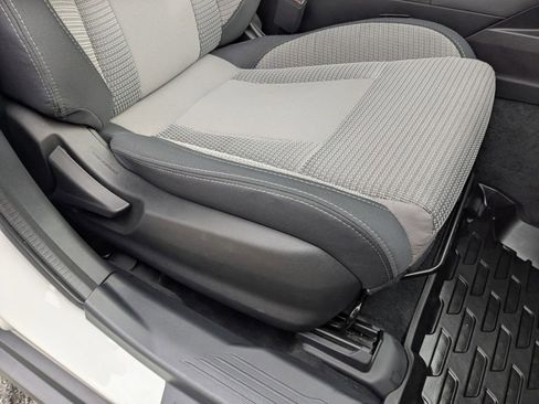 Used 2022 Subaru Outback Premium image 27