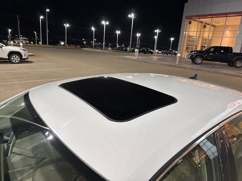 Used 2017 Volkswagen Passat 1.8T SE w/ SE Lighting Package image 3