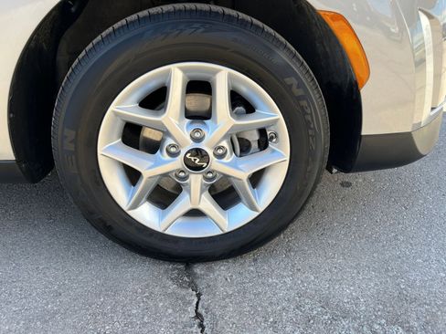 Used 2025 Kia Soul LX w/ LX Technology Package image 28