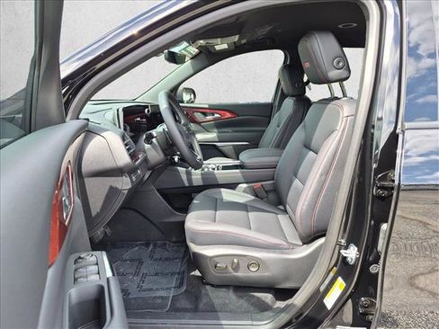 Used 2026 Chevrolet Traverse Z71 w/ Driver Confidence Package AWD/4WD image 16