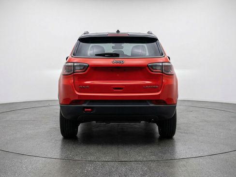 Used 2025 Jeep Compass Trailhawk image 7