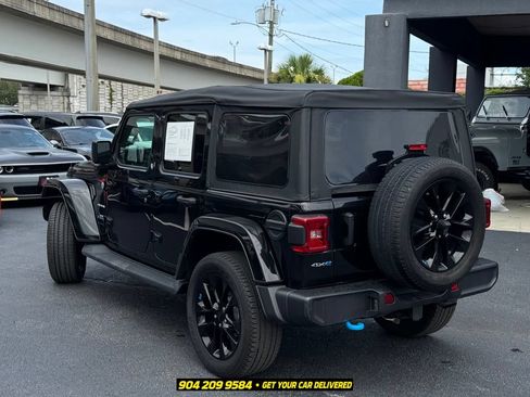 Used 2023 Jeep Wrangler Unlimited Sahara AWD/4WD image 5