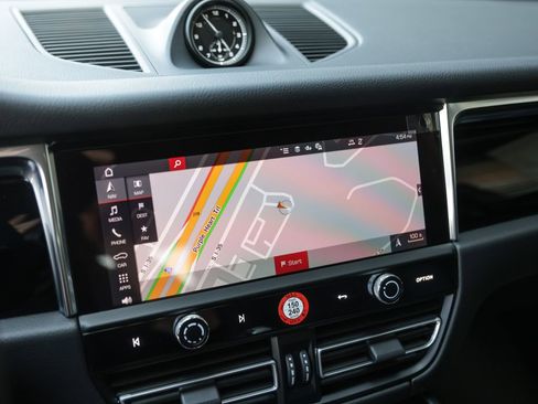 New 2025 Porsche Macan image 21