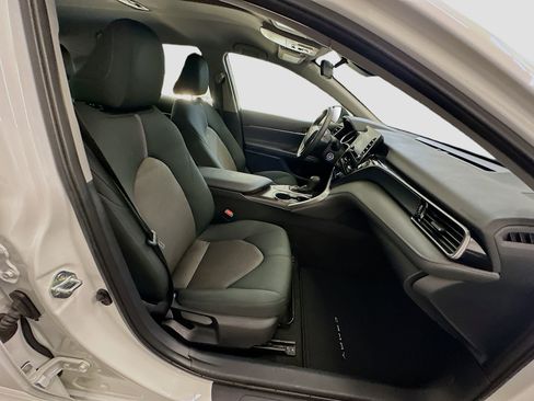 Used 2024 Toyota Camry LE image 32