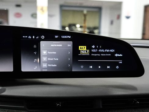 Used 2024 Lucid Air Touring AWD/4WD image 31