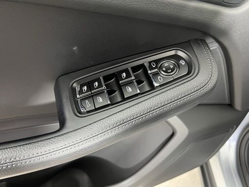 Certified 2025 Porsche Macan image 26