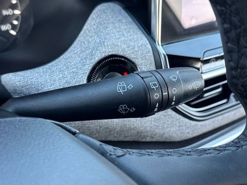 Used 2024 Jeep Compass Latitude image 19