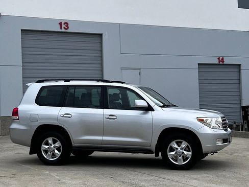 Used 2008 Toyota Land Cruiser AWD/4WD image 2