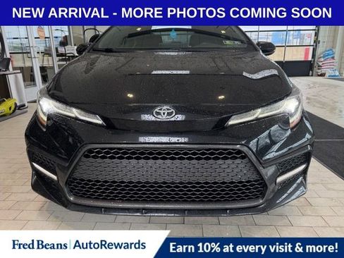 Used 2021 Toyota Corolla SE FWD image 2