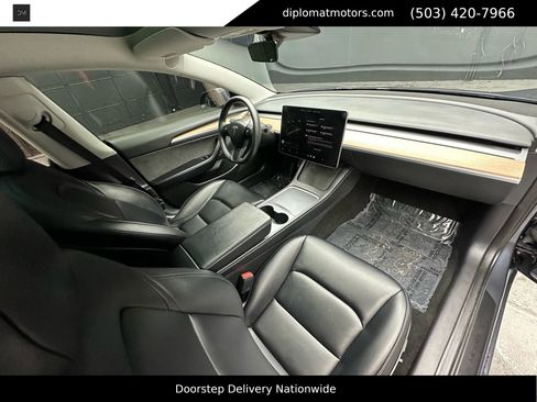 Used 2023 Tesla Model 3 Standard Range image 18