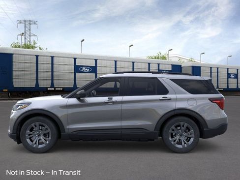New 2026 Ford Explorer Active AWD/4WD image 4