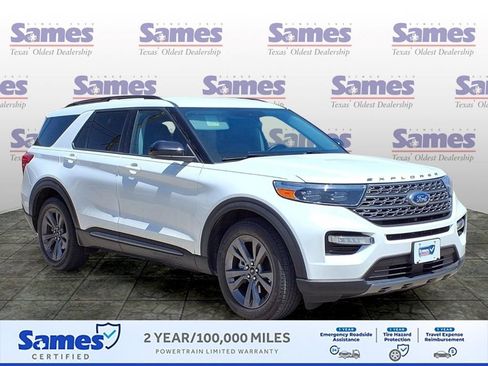 Used 2024 Ford Explorer XLT w/ Equipment Group 202A RWD image 1