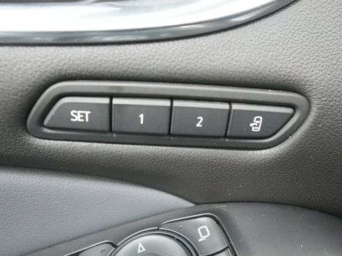Used 2022 Buick Enclave Premium AWD/4WD image 14