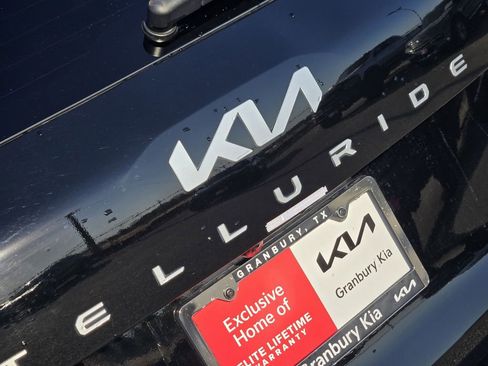 Used 2023 Kia Telluride EX image 8