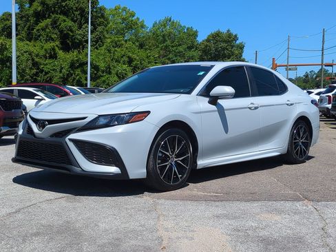 Used 2024 Toyota Camry SE FWD image 2