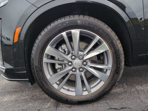 Used 2024 Cadillac XT6 Premium Luxury w/ Technology Package AWD/4WD image 11