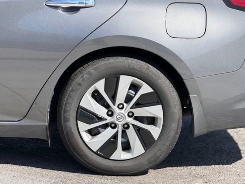 Used 2024 Nissan Altima 2.5 S FWD image 3