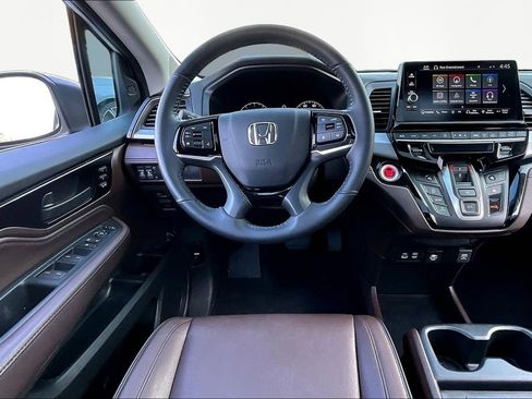 Used 2025 Honda Odyssey Touring image 9