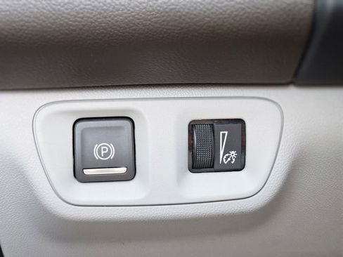 Used 2023 GMC Acadia SLT FWD image 19