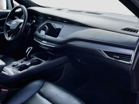 Used 2023 Cadillac XT4 Premium Luxury FWD image 30