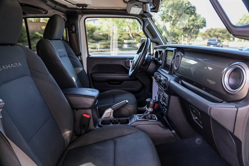 Used 2018 Jeep Wrangler Unlimited Sahara AWD/4WD image 23