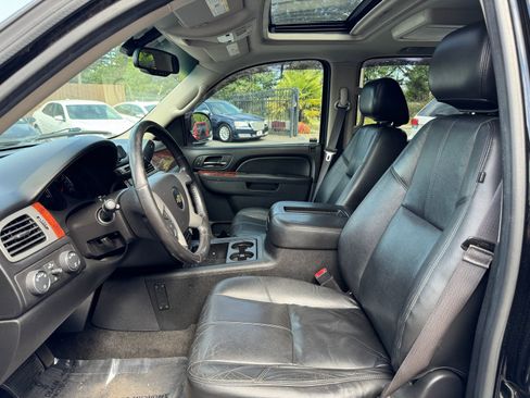 Used 2013 Chevrolet Tahoe LT w/ Luxury Package AWD/4WD image 9