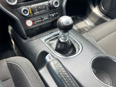 Used 2017 Ford Mustang Coupe image 17