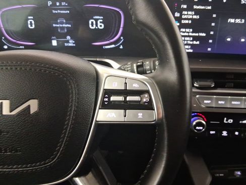 Used 2025 Kia Telluride LX FWD image 23